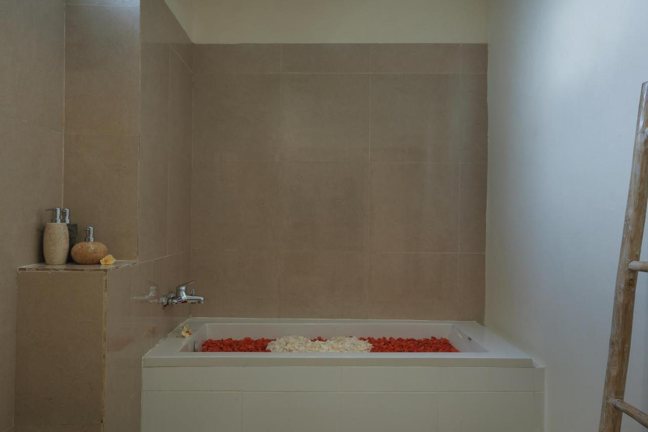 Maha Shanti Ubud Villa ภายนอก รูปภาพ